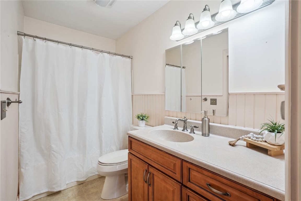 3360 Circle Drive NE Cedar Rapids IA 52402