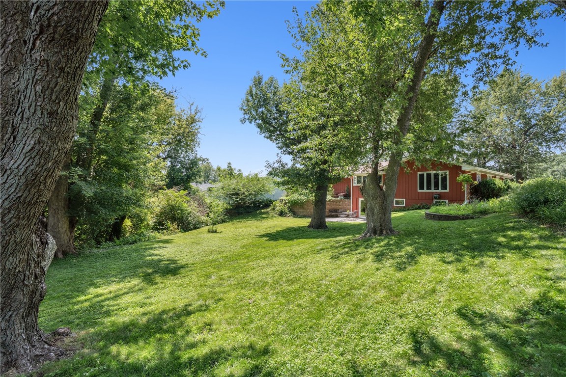 3360 Circle Drive NE Cedar Rapids IA 52402