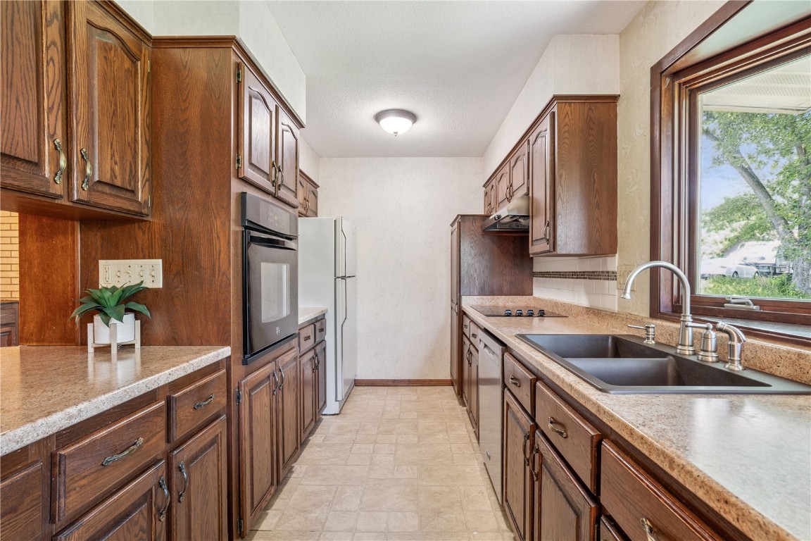3360 Circle Drive NE Cedar Rapids IA 52402