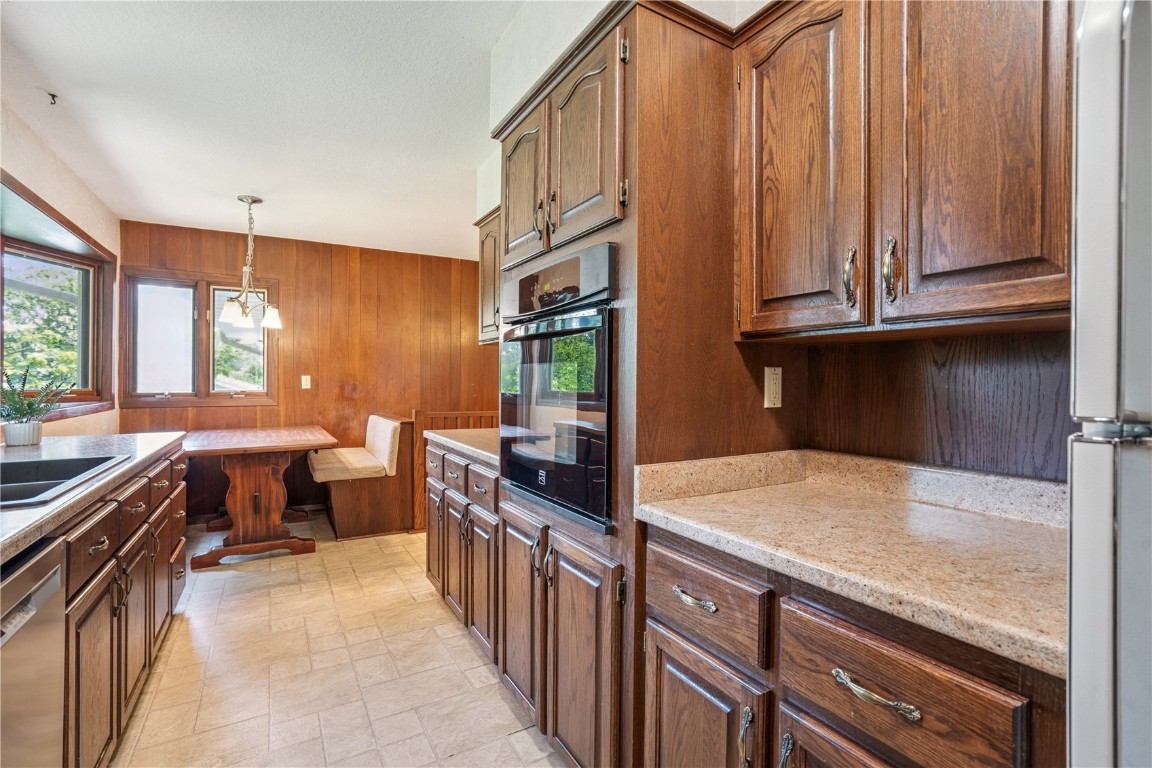 3360 Circle Drive NE Cedar Rapids IA 52402