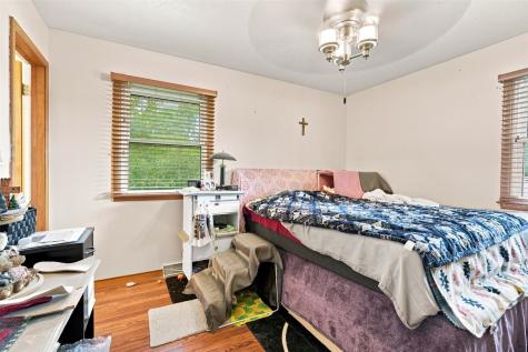 3808 Elmwood Drive NE Cedar Rapids IA 52402