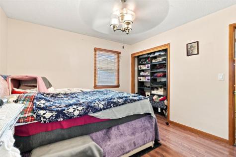 3808 Elmwood Drive NE Cedar Rapids IA 52402