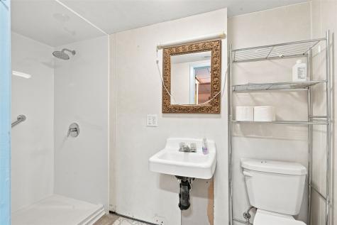 3808 Elmwood Drive NE Cedar Rapids IA 52402