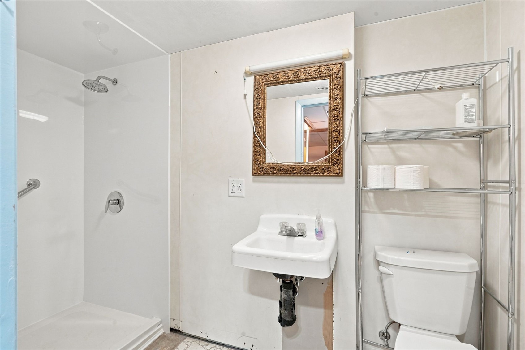 3808 Elmwood Drive NE Cedar Rapids IA 52402