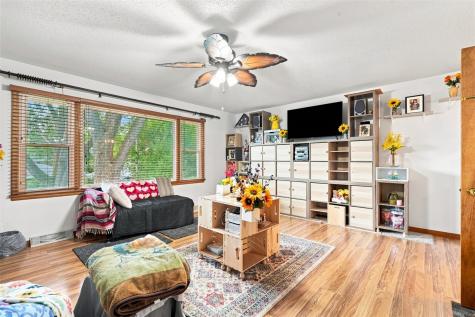 3808 Elmwood Drive NE Cedar Rapids IA 52402