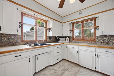 3114 Eastern Avenue NE Cedar Rapids IA 52402