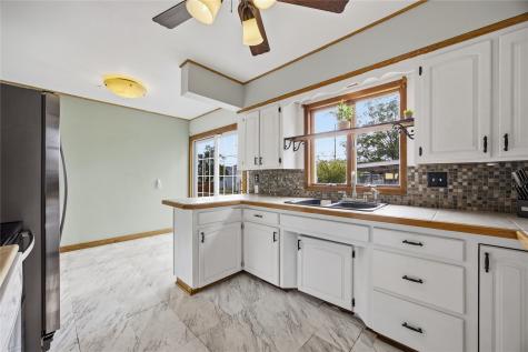 3114 Eastern Avenue NE Cedar Rapids IA 52402