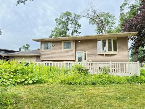 4449 Northwood Drive NE Cedar Rapids IA 52402