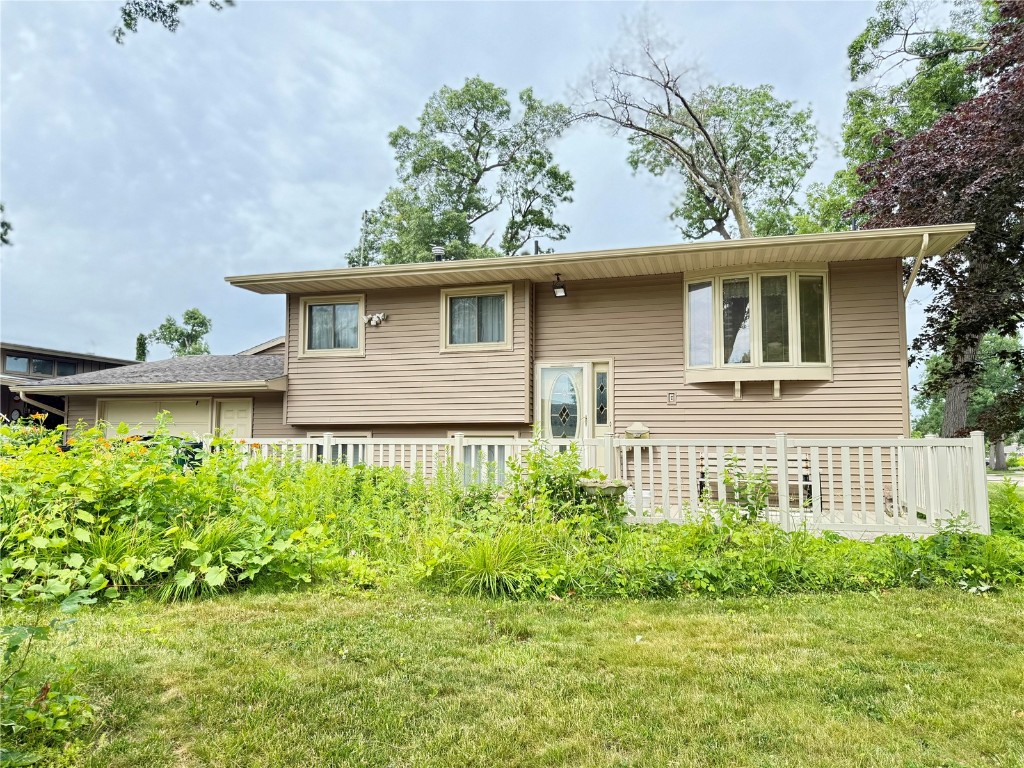 4449 Northwood Drive NE Cedar Rapids IA 52402