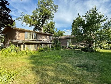 4449 Northwood Drive NE Cedar Rapids IA 52402