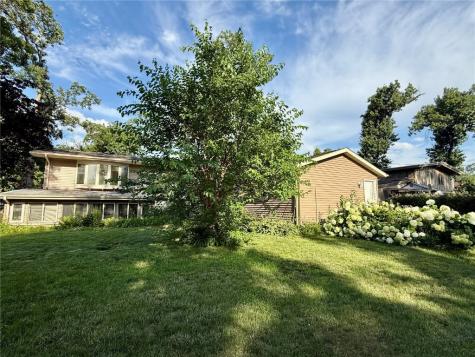 4449 Northwood Drive NE Cedar Rapids IA 52402