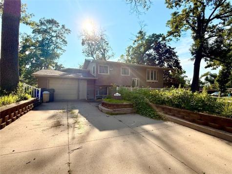 4449 Northwood Drive NE Cedar Rapids IA 52402