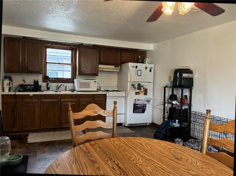 208 C Avenue Vinton IA 52349