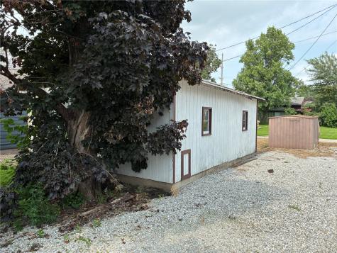 208 C Avenue Vinton IA 52349