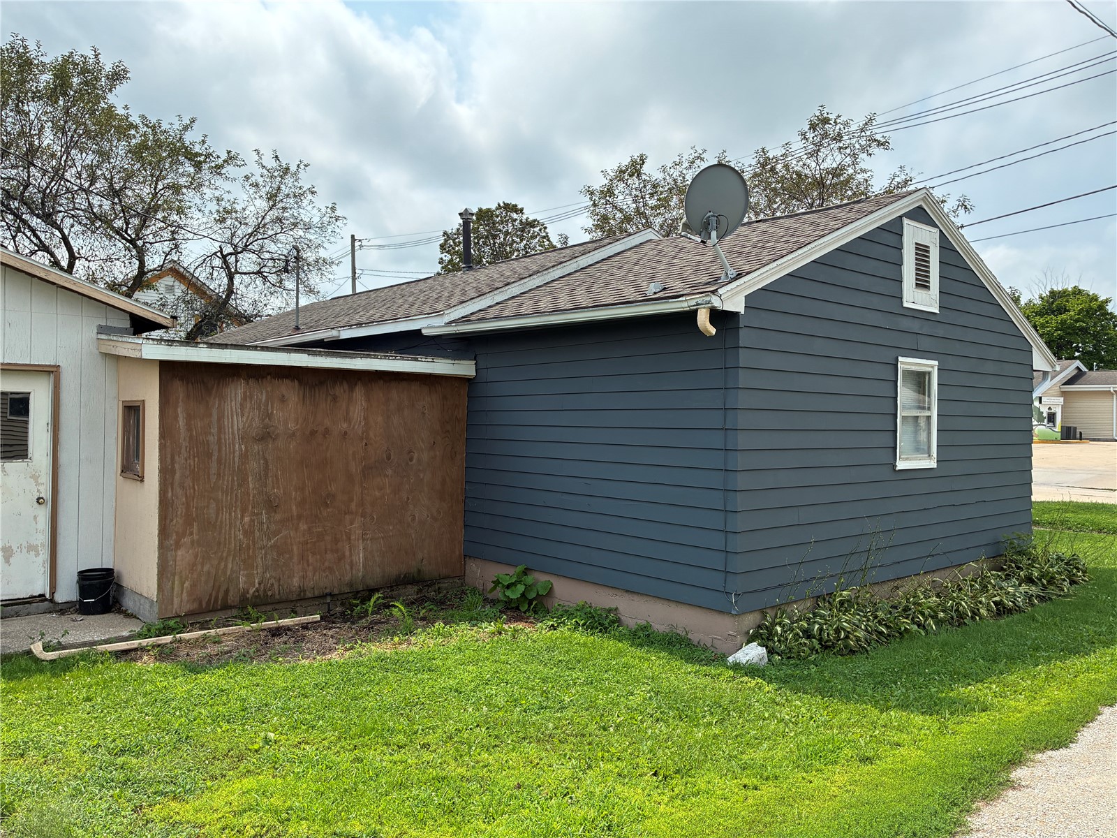 208 C Avenue Vinton IA 52349
