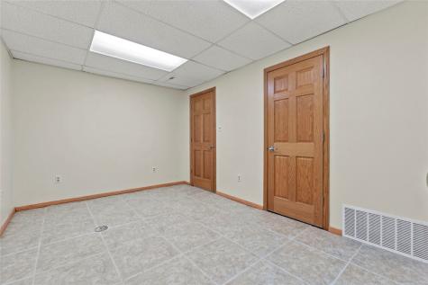 150 33rd Avenue Marion IA 52302