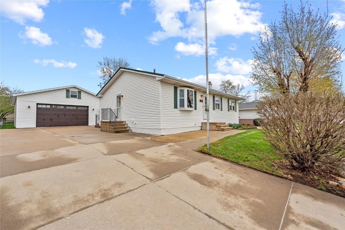 150 33rd Avenue Marion IA 52302