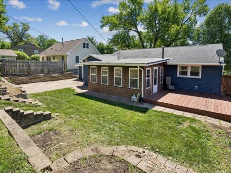 4024 Vine Avenue SE Cedar Rapids IA 52403