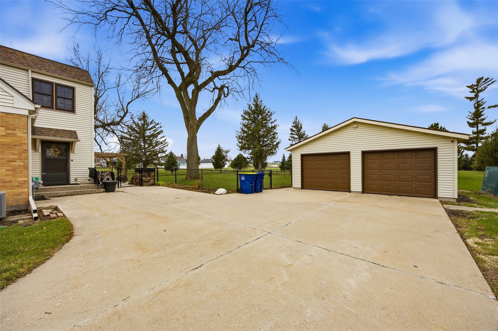 1107 G Avenue Vinton IA 52349