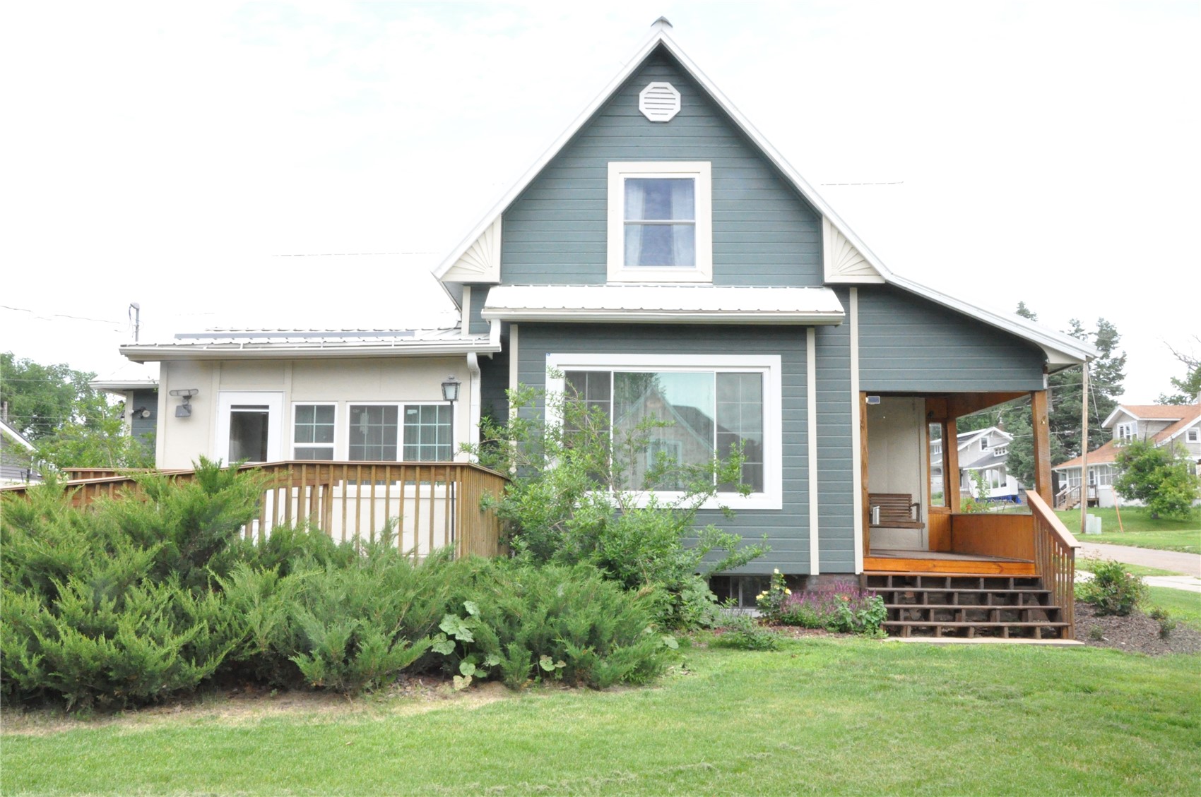 1402 11th Avenue Belle Plaine IA 52208