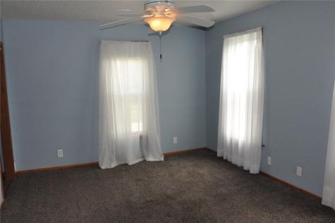 1402 11th Avenue Belle Plaine IA 52208