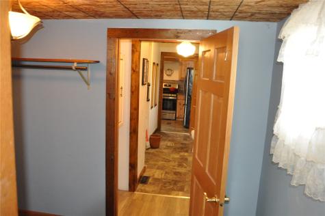 1402 11th Avenue Belle Plaine IA 52208