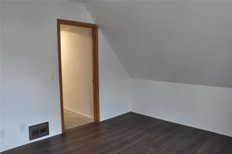 1402 11th Avenue Belle Plaine IA 52208