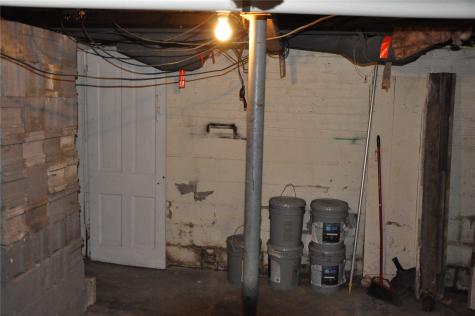 1402 11th Avenue Belle Plaine IA 52208