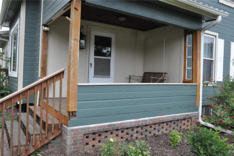 1402 11th Avenue Belle Plaine IA 52208