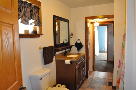 1402 11th Avenue Belle Plaine IA 52208