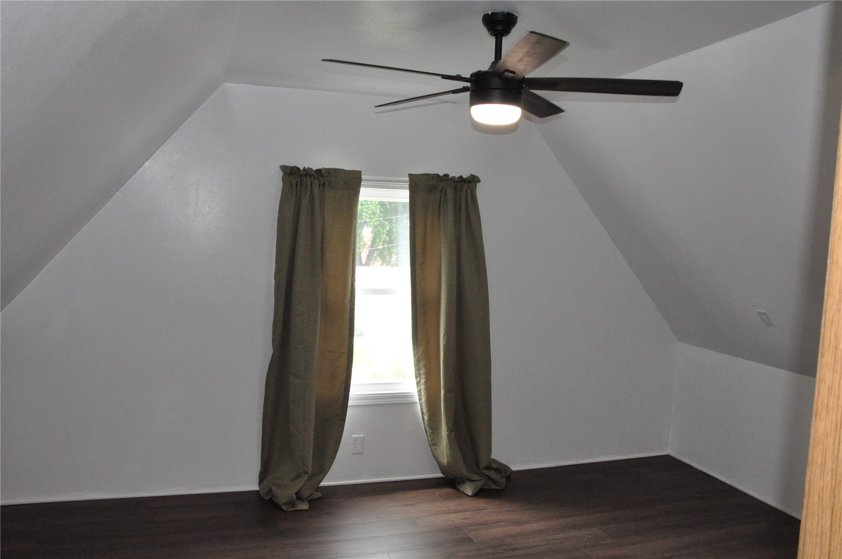 1402 11th Avenue Belle Plaine IA 52208
