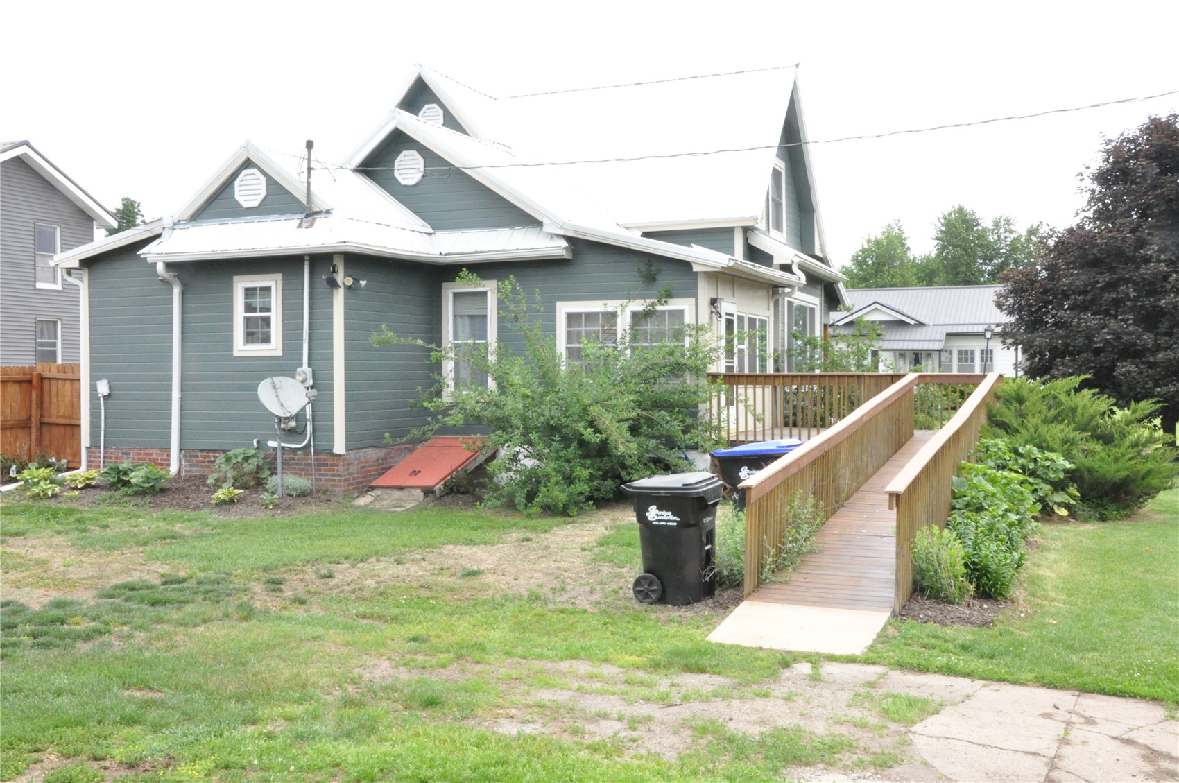 1402 11th Avenue Belle Plaine IA 52208
