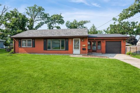 1268 Center Street NE Cedar Rapids IA 52402