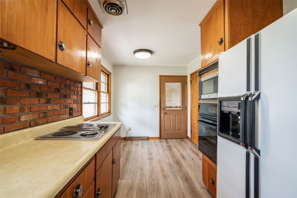 1268 Center Street NE Cedar Rapids IA 52402