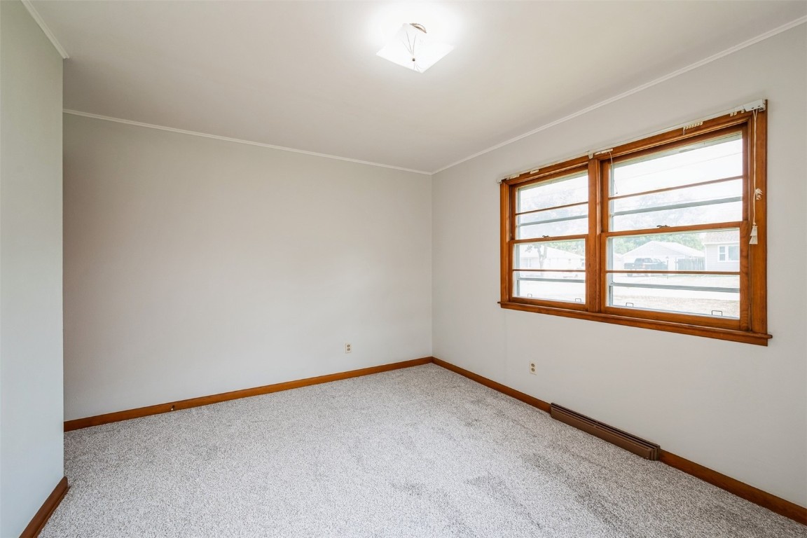 1268 Center Street NE Cedar Rapids IA 52402