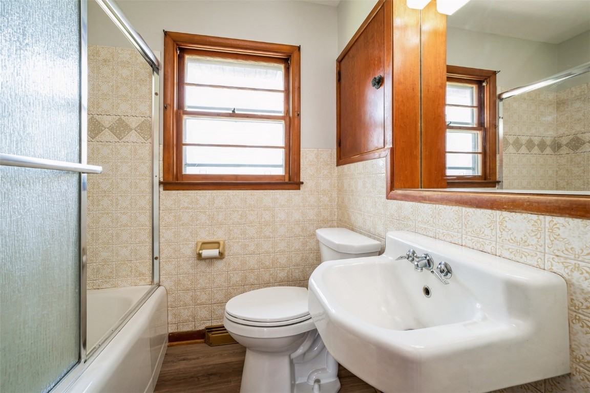 1268 Center Street NE Cedar Rapids IA 52402