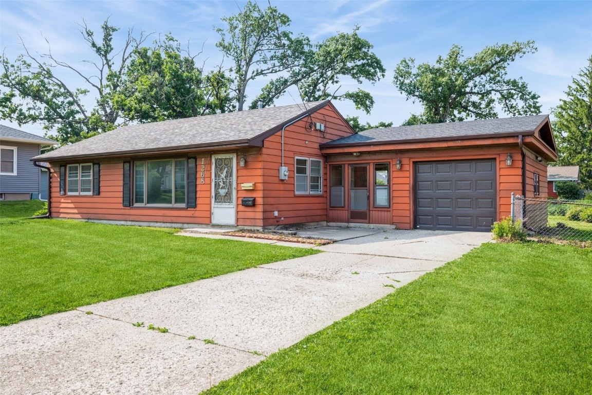 1268 Center Street NE Cedar Rapids IA 52402