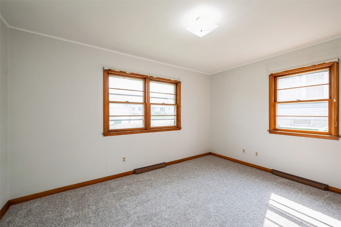 1268 Center Street NE Cedar Rapids IA 52402