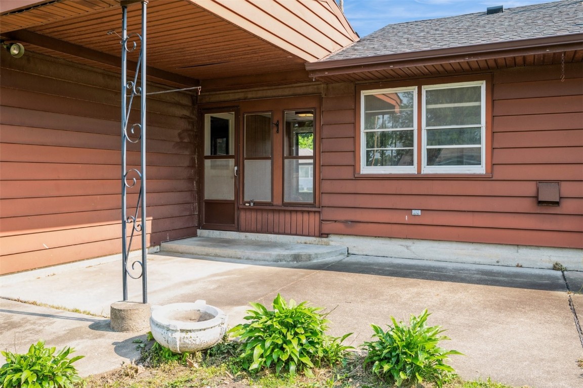 1268 Center Street NE Cedar Rapids IA 52402