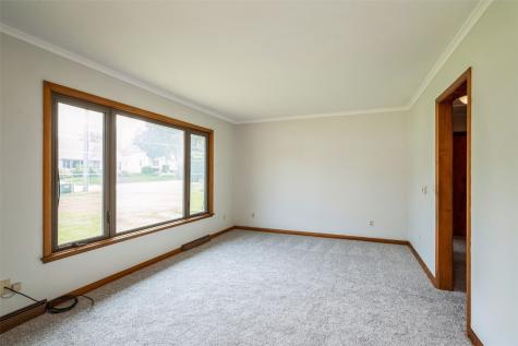 1268 Center Street NE Cedar Rapids IA 52402