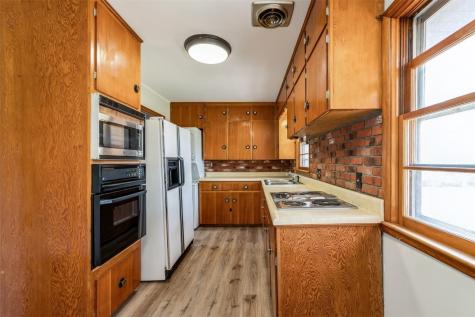 1268 Center Street NE Cedar Rapids IA 52402