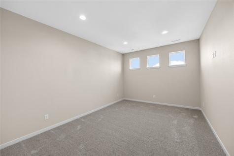 2048 20th Street NW Cedar Rapids IA 52405