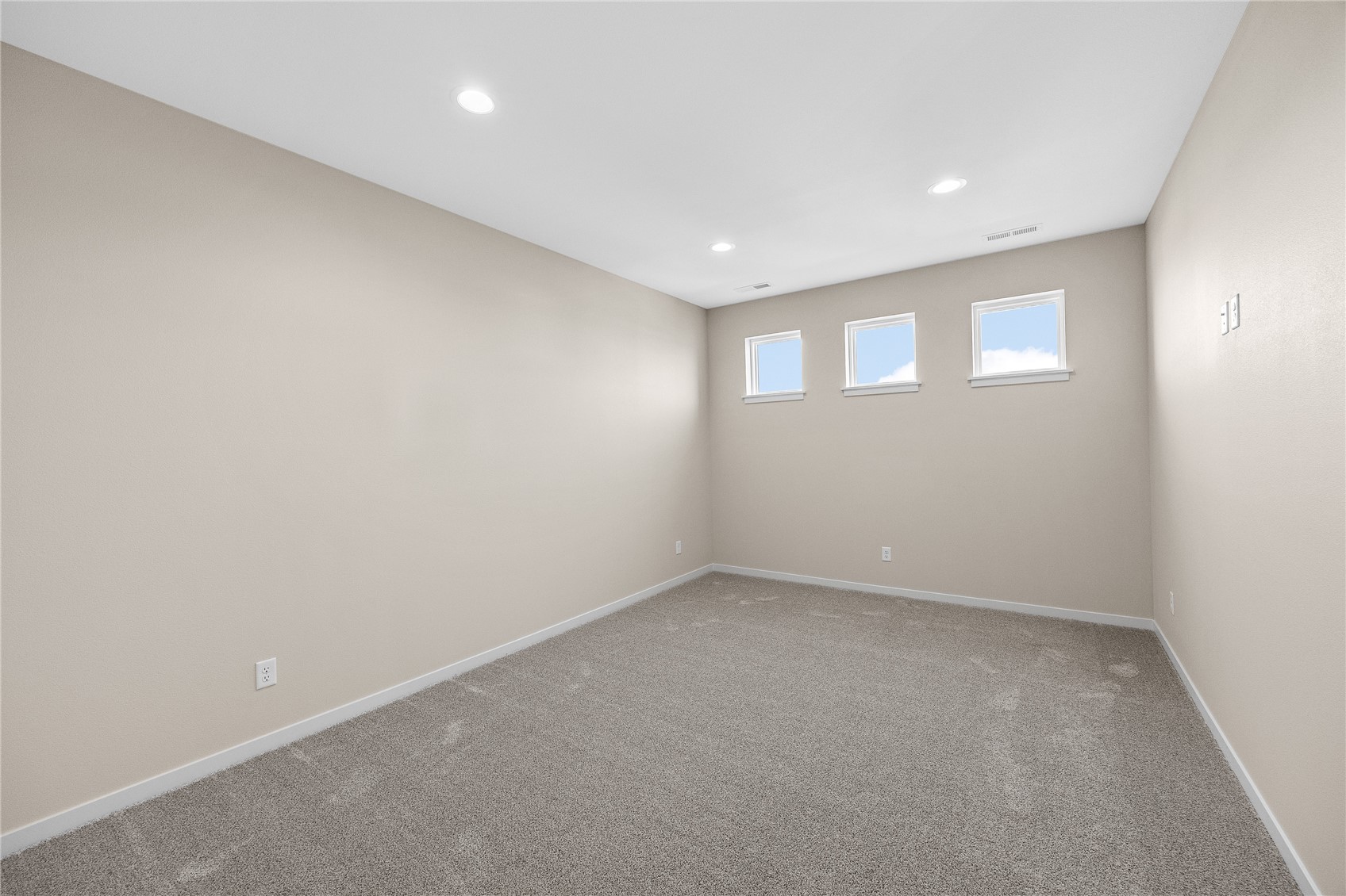 2048 20th Street NW Cedar Rapids IA 52405