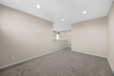 2048 20th Street NW Cedar Rapids IA 52405