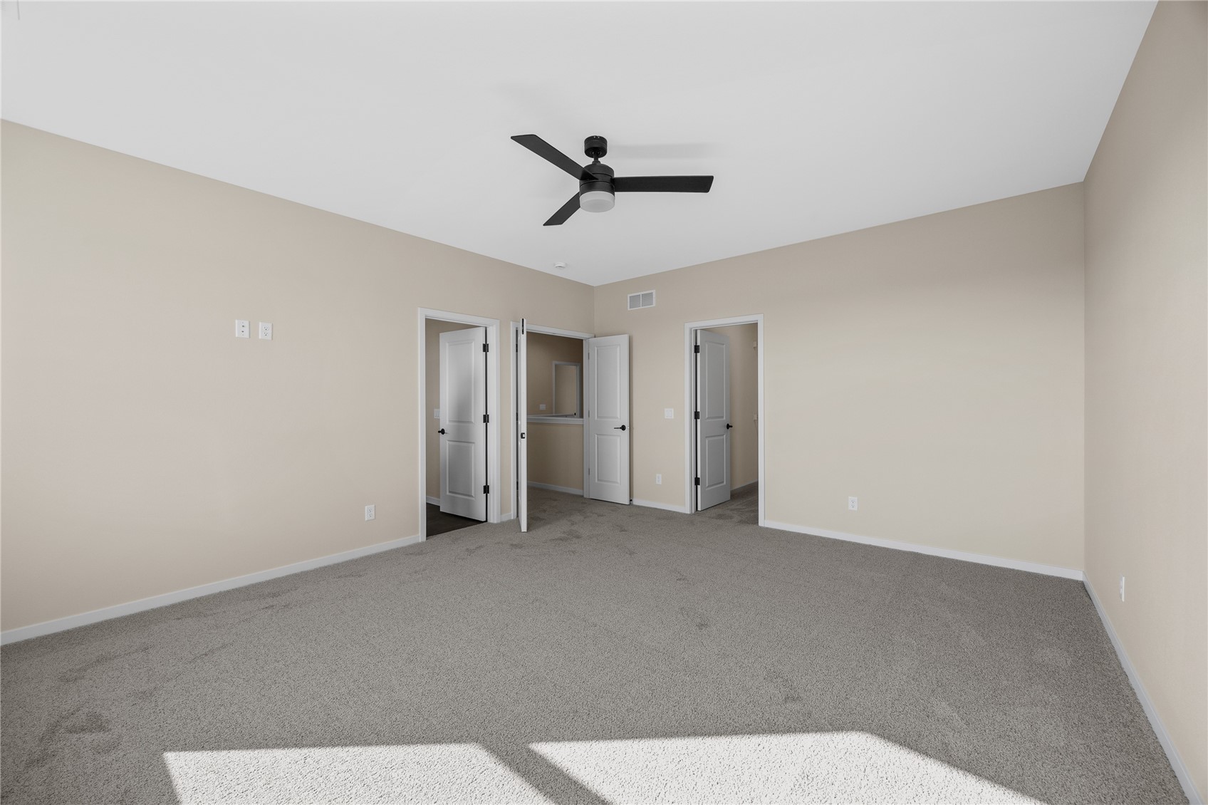 2048 20th Street NW Cedar Rapids IA 52405