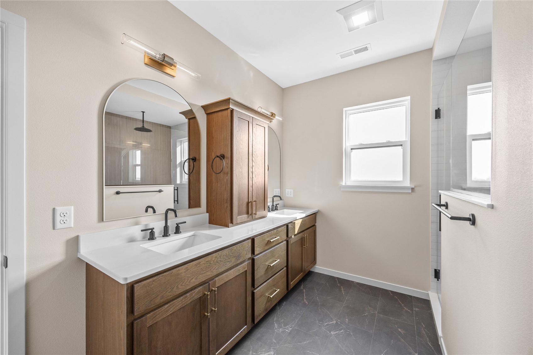 2048 20th Street NW Cedar Rapids IA 52405
