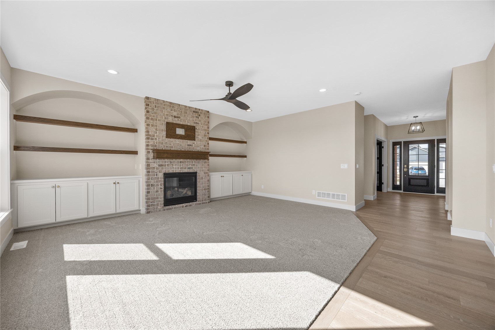 2048 20th Street NW Cedar Rapids IA 52405