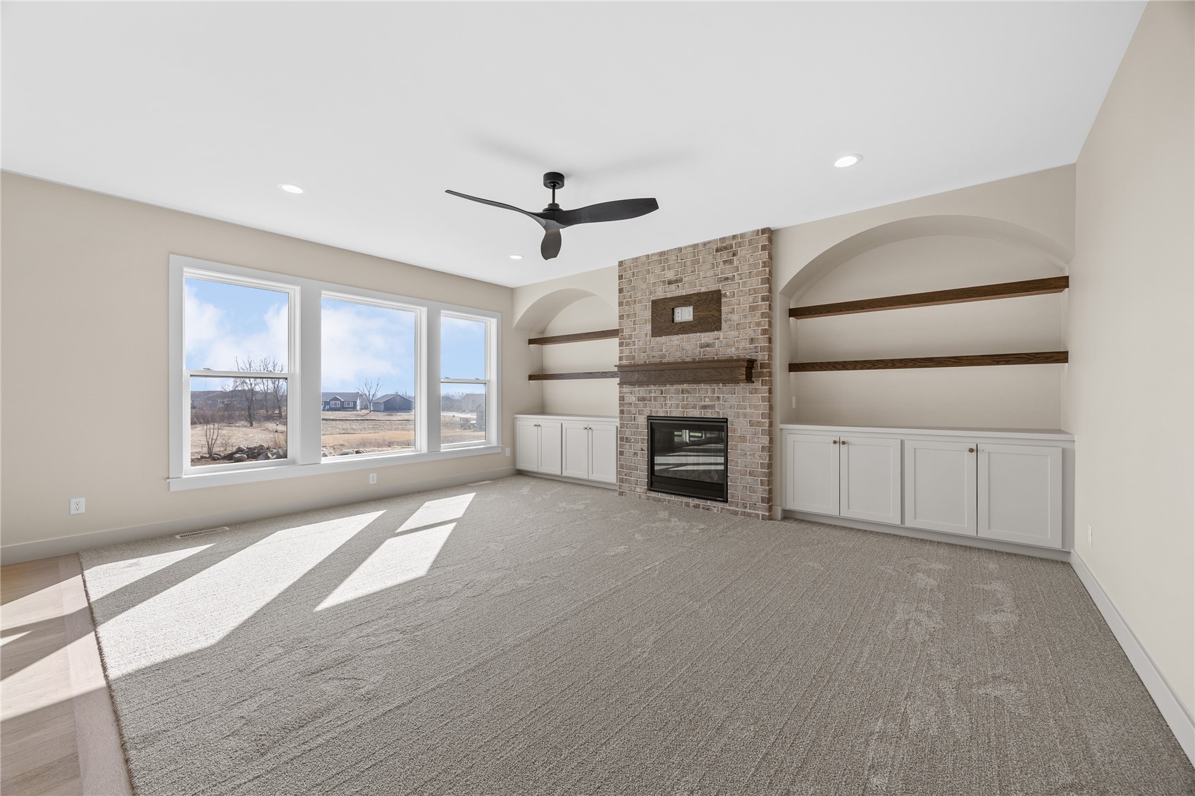 2048 20th Street NW Cedar Rapids IA 52405