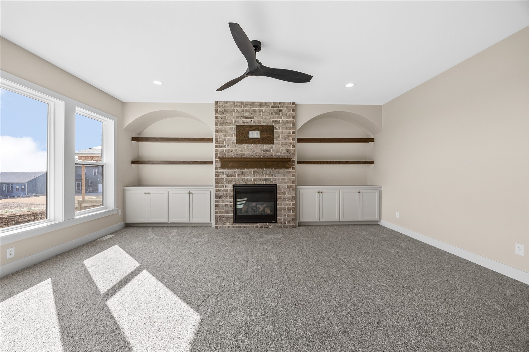 2048 20th Street NW Cedar Rapids IA 52405