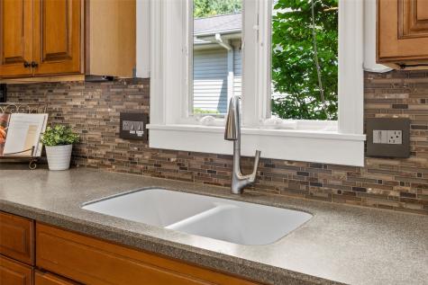 1008 Tamarack Trail Iowa City IA 52245